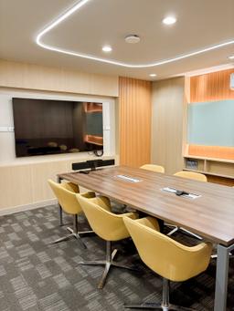 Meeting Room (M)