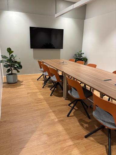 Meeting Room (L)
